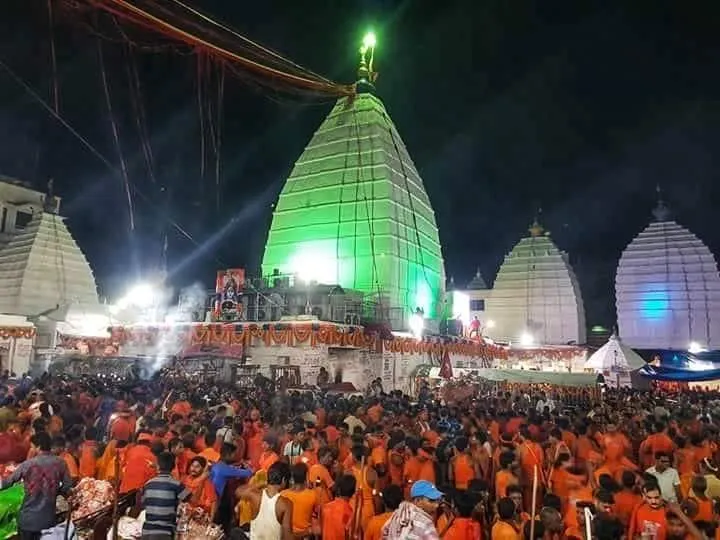 देवघर- द्वादश ज्योतिर्लिंग पर जलाभिषेक करने से मनोवांछित फल की होती है प्राप्ति