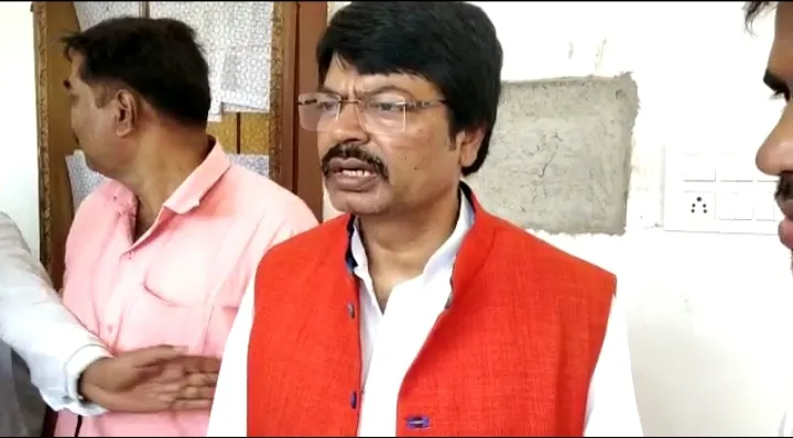 झारखंड के पूर्व मंत्री योगेन्द्र साव ने किया सरेंडर