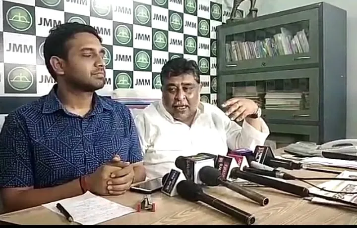 पीएम का रोड-शो फ्लाॅप: विपक्ष