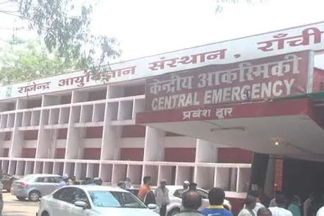 रेडियोलॉजी विभाग के पीजी डॉक्टर कलमबंद हड़ताल पर