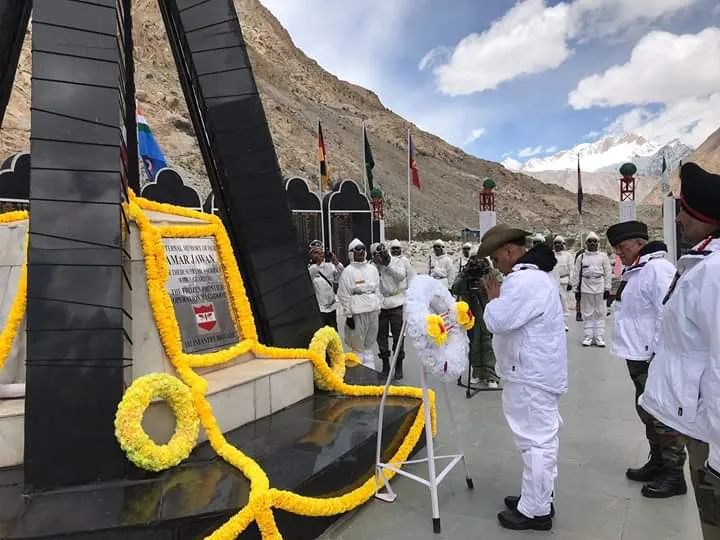 राजनाथ सिंह ने सियाचिन का दौरा किया