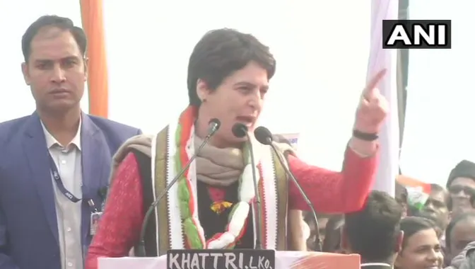 प्रियंका गांधी ने यूपी चुनाव में अकेले जाने का दिया संकेत, सुरक्षा में सेंध