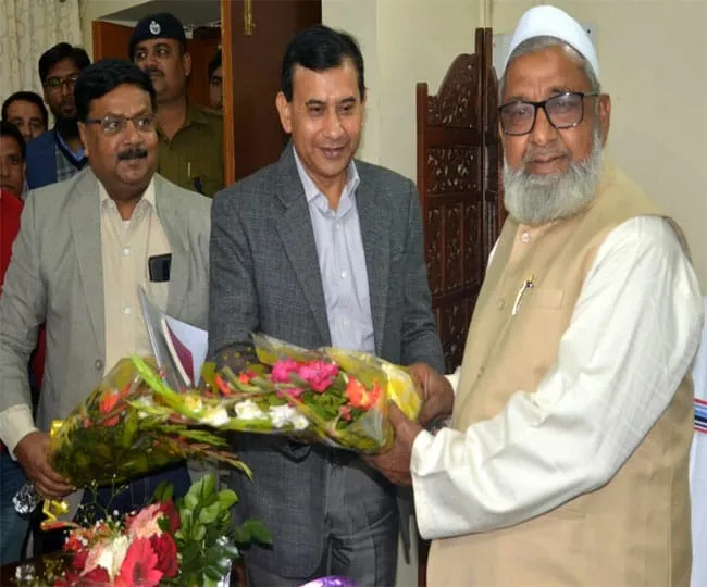 हाजी हुसैन अंसारी ने गुरुवार को किया मंत्री पद-ग्रहण