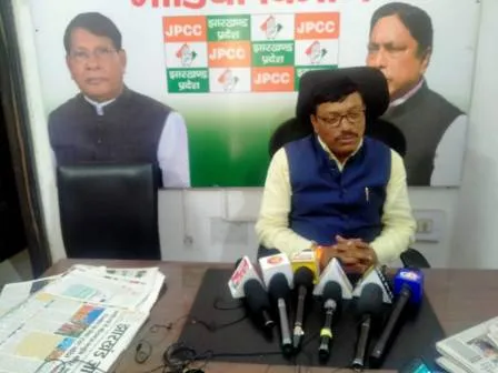 कांग्रेस प्रवक्ता ने कहा- पूर्व विधायक-मंत्री नहीं कर रहे आवास खाली