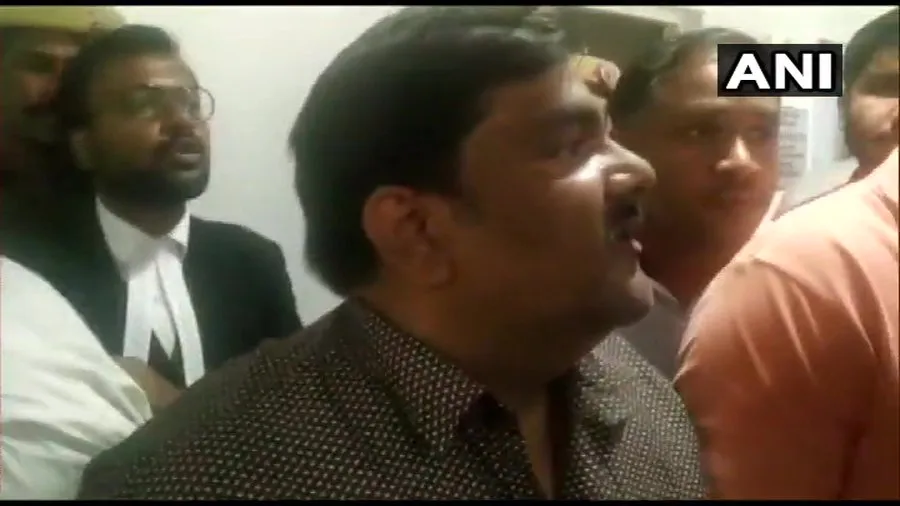 #TahirHussain दिल्ली दंगे के आरोपी निलंबित आप पार्षद ताहिर हुसैन किया सरेंडर