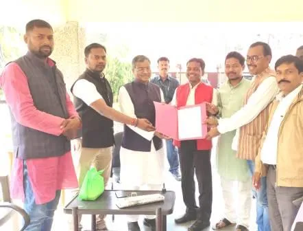 अनुसूचित जनजाति मोर्चा की कमिटी ने भाजपा हाईकमान को सौंपी रिपोर्ट