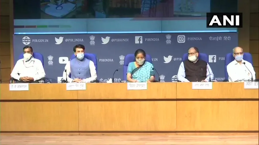 आर्थिक पैकेज पर वित्तममंत्री निर्मला की डेढ घंटे लंबी प्रेस कान्फ्रेंस, एसएमइ, छोटी नौकरियों व नियोक्ताओं पर जोर
