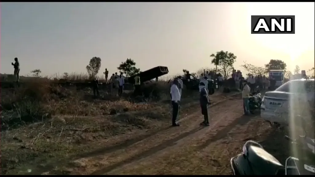 #Aurangabad महाराष्ट्र के औरंगाबाद जिले में ट्रेन से कट कर 14  प्रवासी मजदूरों की मौत