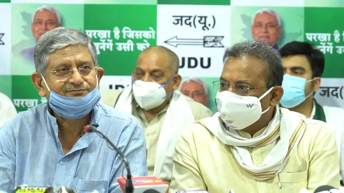 बिहार : पुराने समाजवादी भोला यादव सहित कांग्रेस के दो विधायक जदयू में शामिल हुए