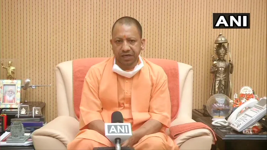 ओपिनियन: खाकी के खिलाफ कुछ ज्यादा ही सख्त हैं योगी