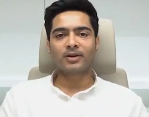 ममता बनर्जी के भतीजे अभिषेक बनर्जी के घर पहुंची सीबीआइ, कोयला तस्करी मामले में थमाया नोटिस