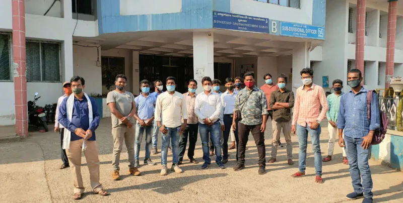 दुमका : मारंग बुरु पर आपत्तिजनक टिप्पणी करने के मामले में गायिका मेरी हांसदा का पुतला दहन, प्राथमिकी दर्ज