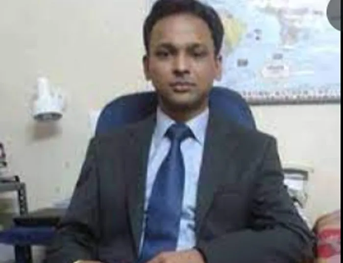 उन्नाव में पत्रकार को पीटने वाले आइएएस दिव्यांशु पटेल का पुराना वीडियो हुआ वायरल