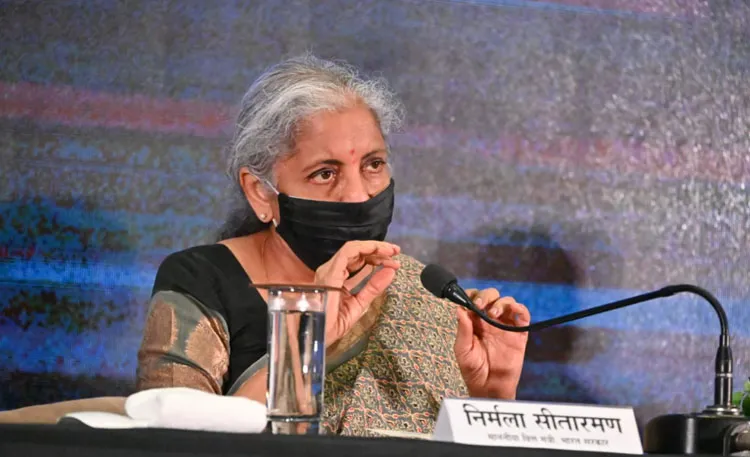 वित्त मंत्री निर्मला सीतारमण ने राष्ट्रीय मौद्रिकरण योजना की आलोचना का दिया जवाब, बोलीं – राष्ट्रहित से समझौता नहीं