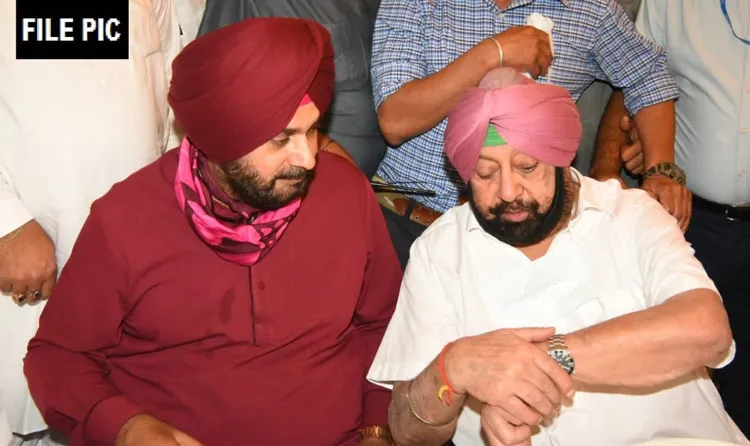 पंजाब : मुख्यमंत्री पद से अमरिंदर ने दिया इस्तीफा, लेकिन नवजोत सिद्धू को सीएम बनाने को बताया राष्ट्रीय सुरक्षा का मुद्दा