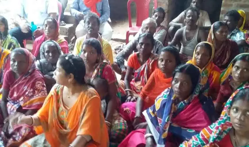 सरकारी काम के लिए जमीन अधिग्रहण में हुई गड़बड़ी, अब आदिम जनजाति पहाड़िया से उसकी भरपाई की कोशिश