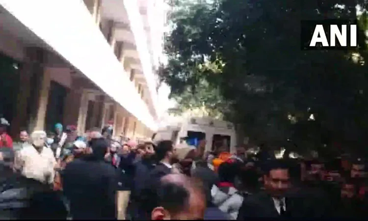 पंजाब : लुधियाना के कोर्ट परिसर में धमाका, 2 व्यक्ति की मौत, कई घायल