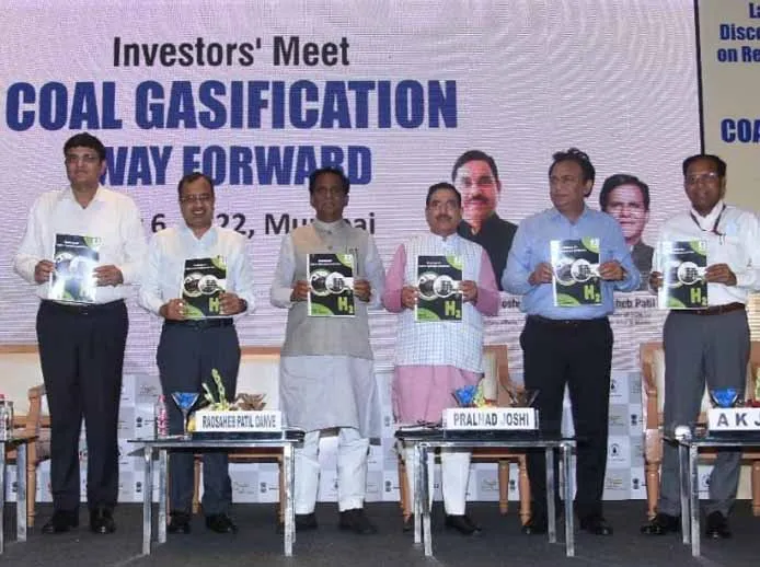 कोयला मंत्रालय ने कोल गैसिफिकेशन के लिए बढाया कदम, 2040 तक कोयला ऊर्जा पर 50% निर्भरता का लक्ष्य