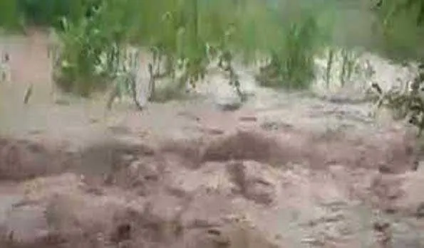 हिमाचल के कुल्लू में बादल फटने से मची तबाही, कई लोगों के लापता होने की आशंका