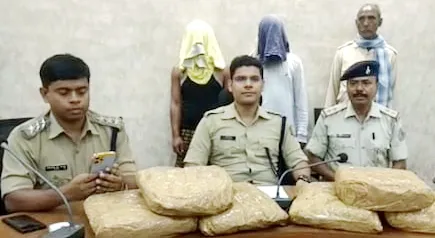 रामगढ़ : 700 किग्रा. गांजा के साथ दो गिरफ्तार