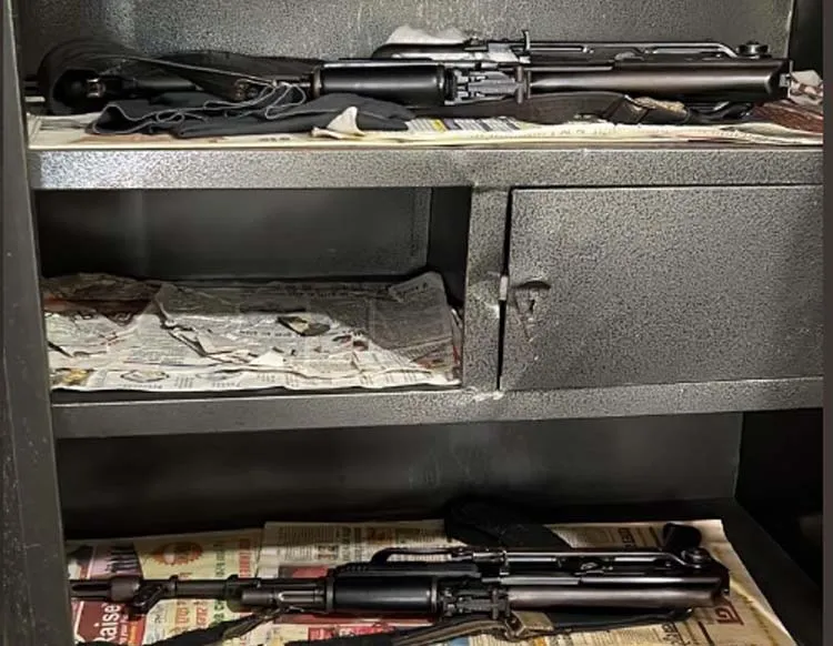 प्रेम प्रकाश के ठिकानों पर इडी छापेमारी में मिली एक-47, सरयू ने उठाया दो मुख्यमंत्रियों पर सवाल