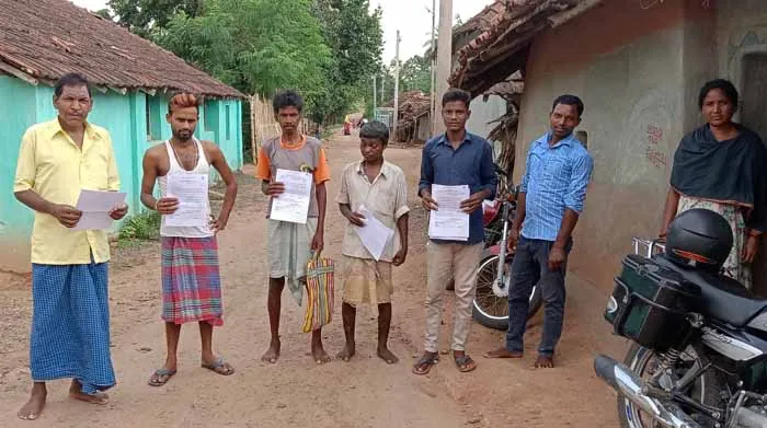 सूखा पड़ने पर फसल राहत योजना के लिए शिकारीपाड़ा में चलाया गया जन जागरूकता कार्यक्रम