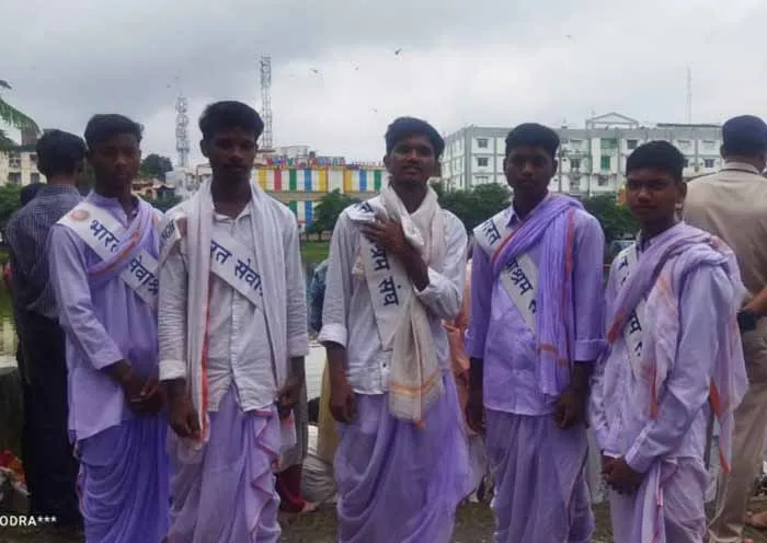 भारत सेवाश्रम संघ के छात्रों रांची में दुर्गा पूजा संचालन में दिया योगदान