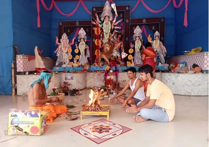 रानीश्वर बाजार में दुर्गा पूजा का आयोजन, मेले में उमड़ी भीड़