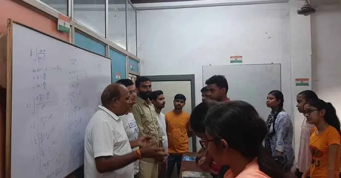 मानव स्वस्थ होने का एक मुख्य शर्त योग करें : डॉ रणजीत कुमार सिंह