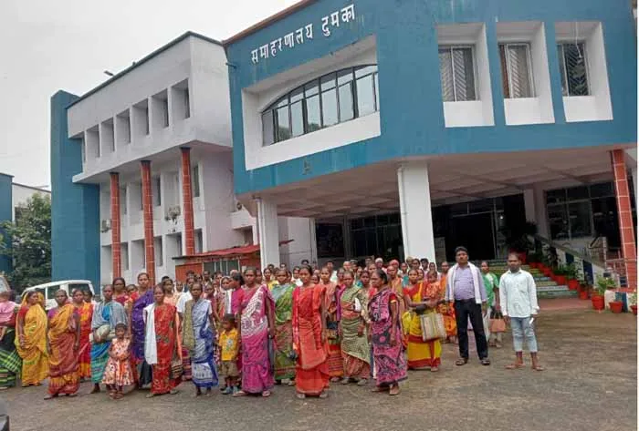 दुमका के बुढियारी गांव के ग्रामीणों ने पीडीएस दुकानदार के खिलाफ डीसी को लिखा पत्र, लगाये गंभीर आरोप