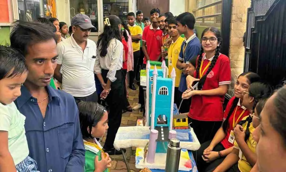 Ranchi News: टाइनी टॉट्स इंग्लिश हाई स्कूल में विज्ञान प्रदर्शनी का आयोजन