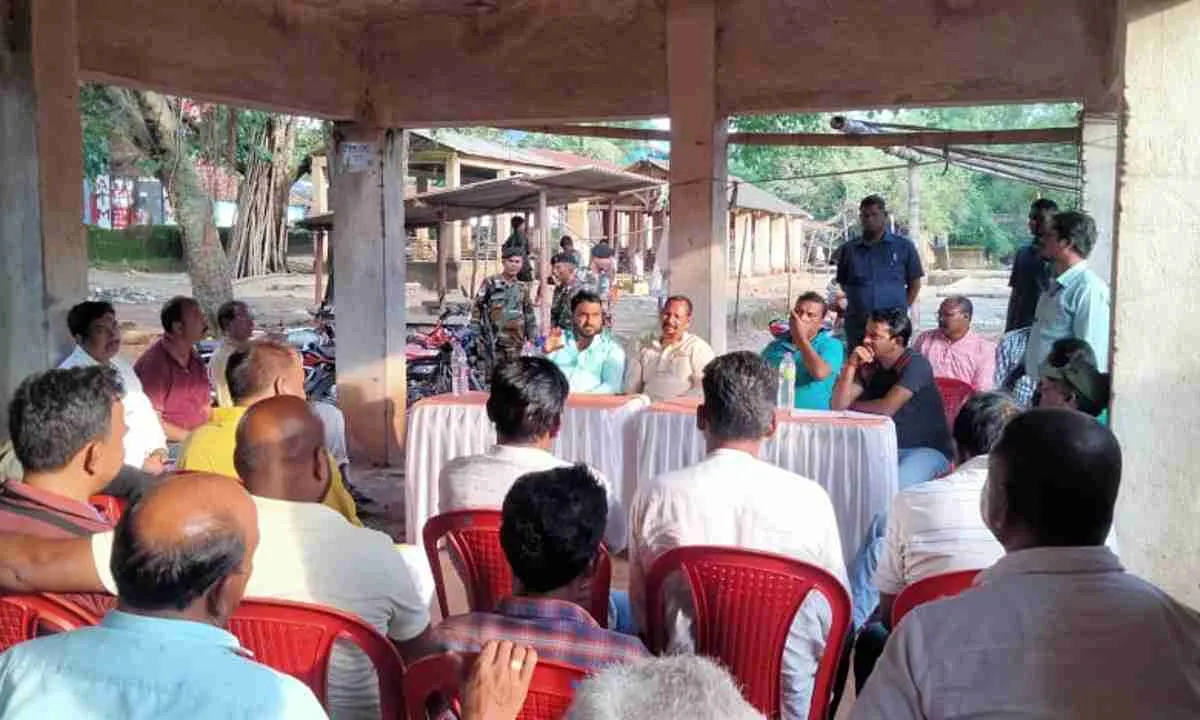 चाईबासा: श्री श्री दुर्गा पूजा समिति हाटगम्हारिया के मुख्य संरक्षक बने मंत्री दीपक बिरुवा