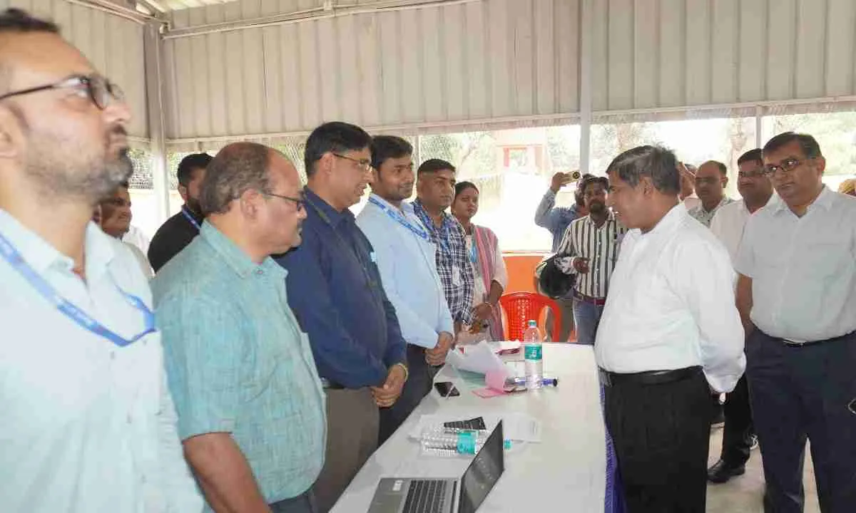 Koderma News: सिविल कोर्ट परिसर में राष्ट्रीय लोक अदालत का आयोजन 