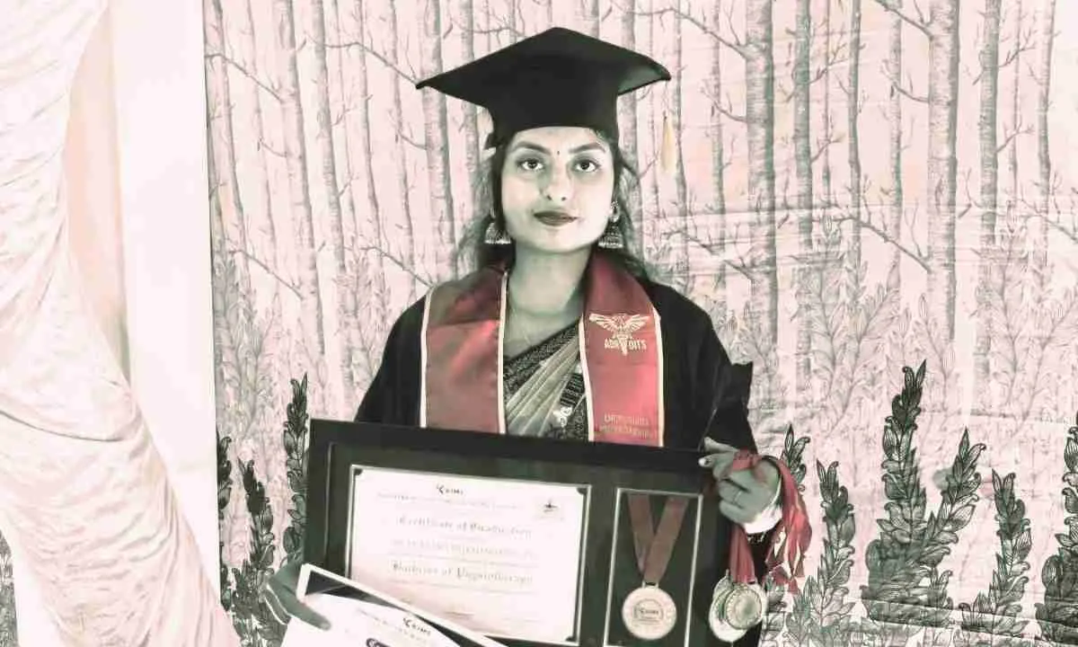 Koderma News: पूर्णिमा कुमारी बनी गांव की पहली महिला डॉक्टर 