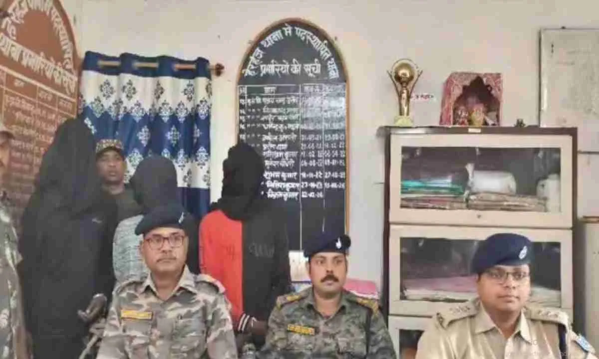 लातेहार: पुलिस को मिली बड़ी सफलता, PLFI एरिया कमांडर राकेश जी समेत तीन उग्रवादी गिरफ्तार