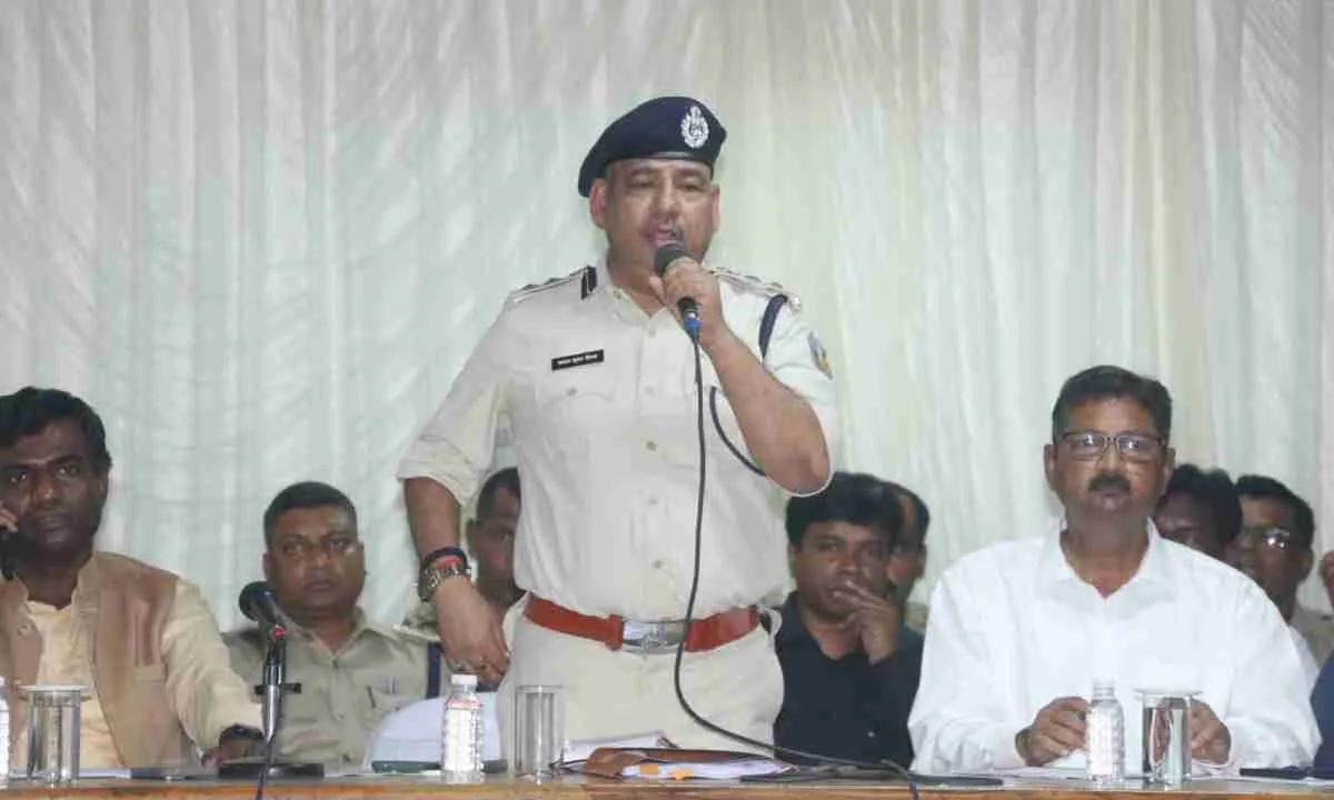 Ranchi News: दुर्गा पूजा में प्रशासन मुस्तैद, SSP बोले- सामाजिक सौहार्द बिगाड़ने वालों को बख्शा नहीं जाएगा