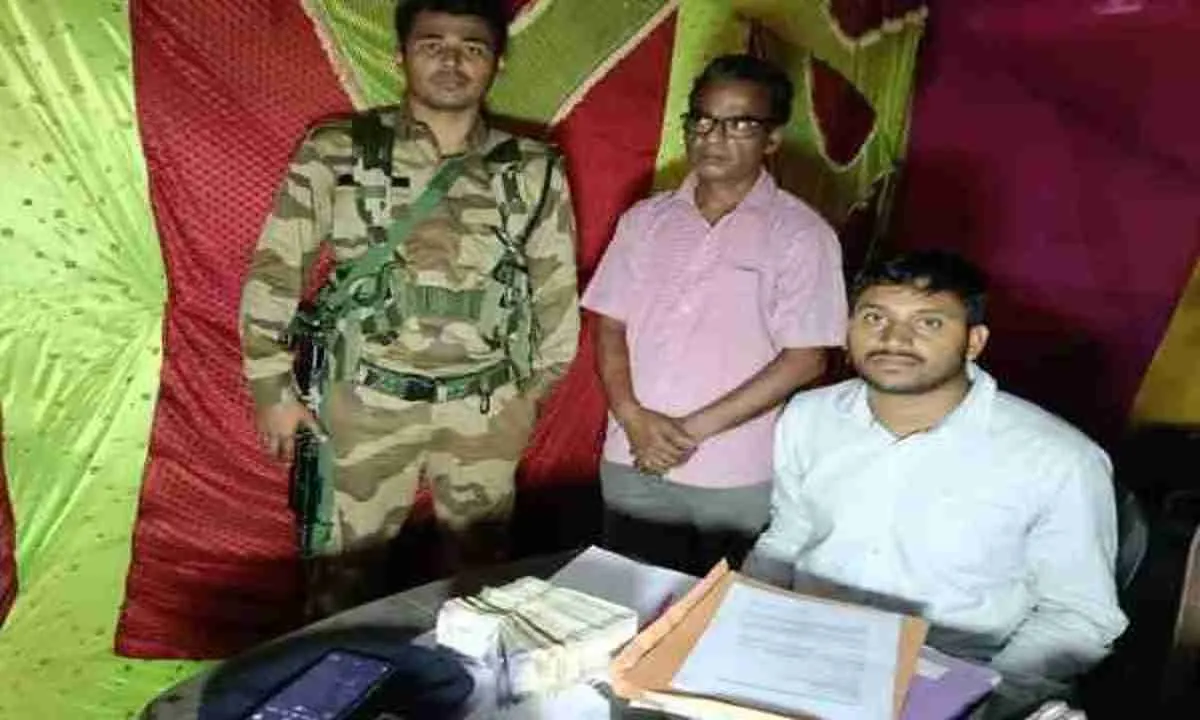 East Singhbhum News: दारीसोल चेकपोस्ट पर चेकिंग अभियान में चार लोगों से 12 लाख 49 हजार 850 रुपये जब्‍त