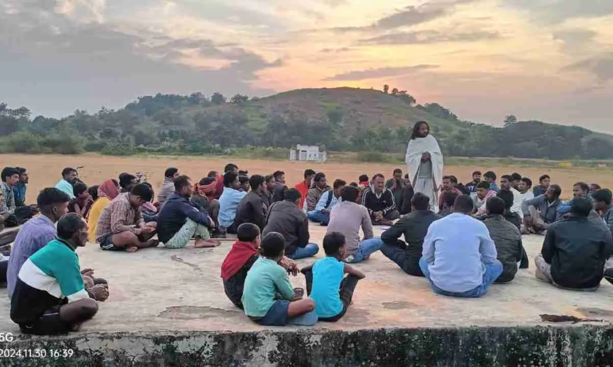 Ranchi News: देवेंद्रनाथ महतो ने राहे प्रखंड के कार्यकर्ताओं संग की चुनावी समीक्षा बैठक