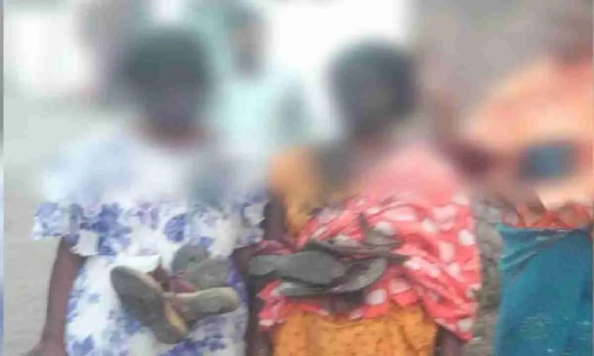 Bokaro News: मां और नाबालिग बेटी को जूते-चप्पल की माला पहनाकर गांव में घुमाया, 8 पर नामजद एवं दर्जन भर लोगों पर प्राथमिकी दर्ज