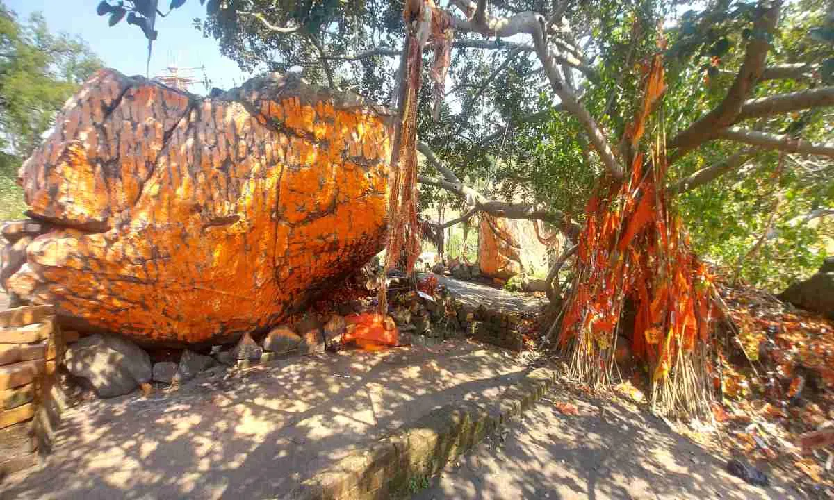 अनोखे विरासत को समेटे है माता का डबरसैनी पहाड़, पर्यटन स्थल के रूप में मिल चुकी स्वीकृति