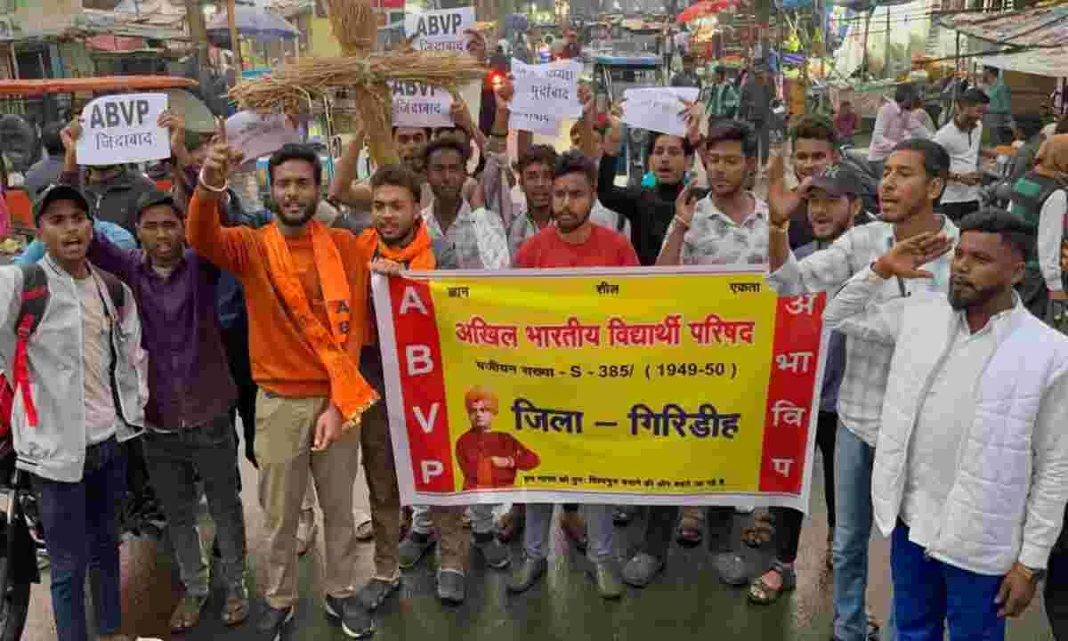 अभाविप ने फूंका जैक अध्यक्ष का पुतला