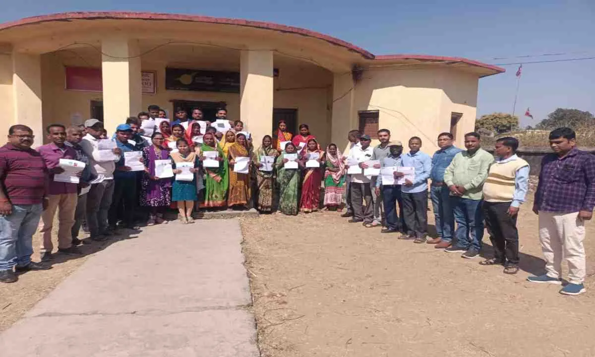 HAZARIBAGH NEWS: दारू पंचायत भवन में डाक चौपाल का आयोजन