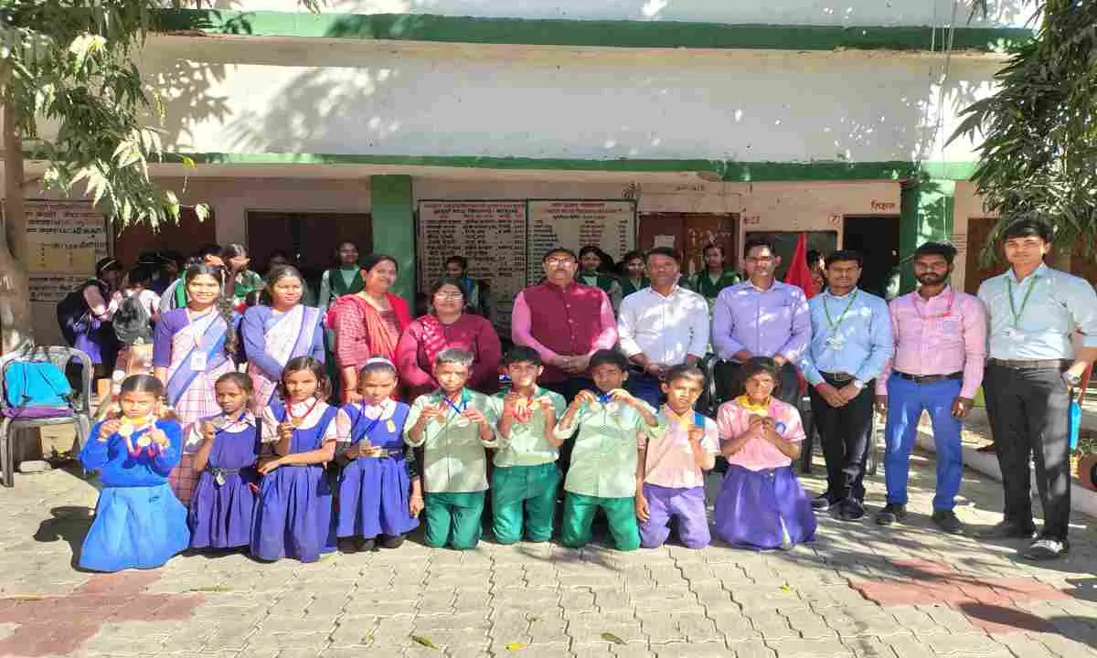 KODERMA NEWS: खेल स्वस्थ व अनुशासित बनाता है