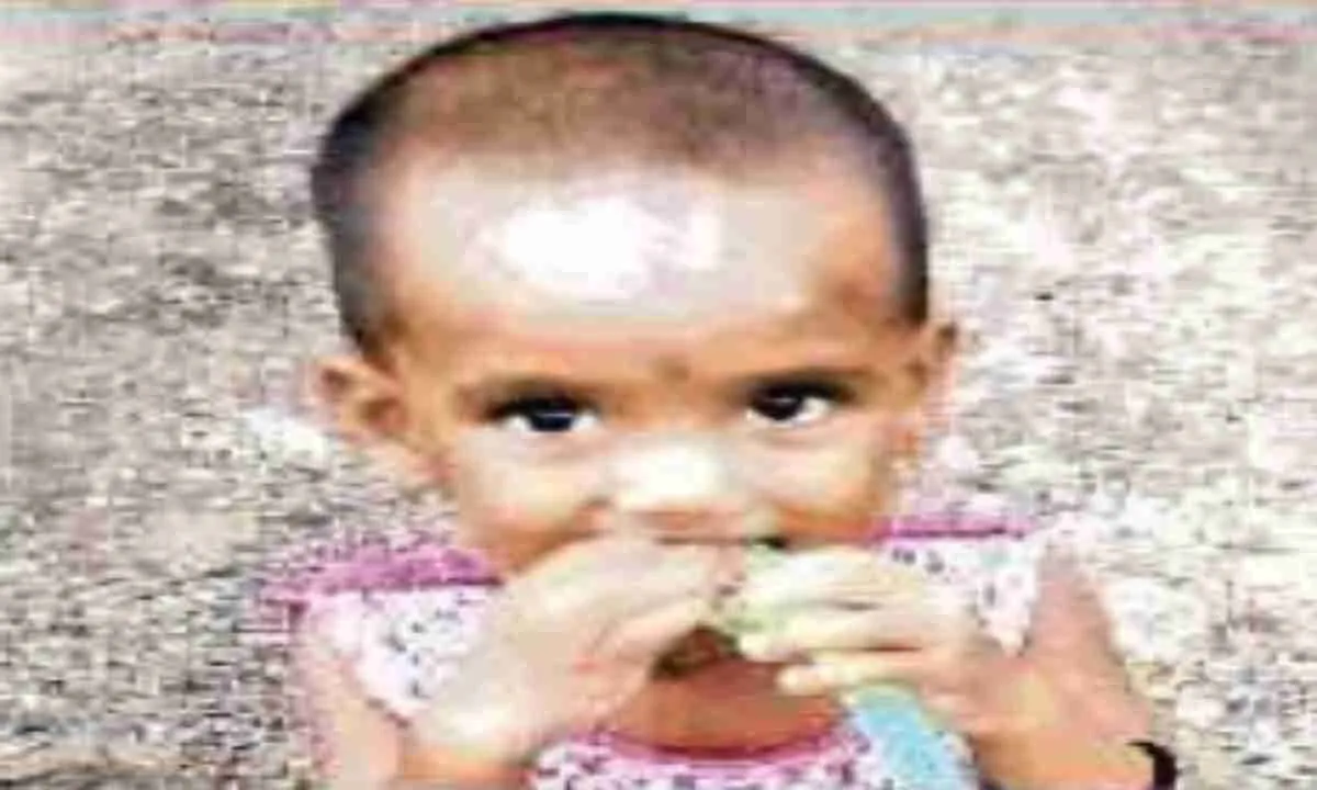 पिता लाइन में पर्ची कटाते रहे, डेढ़ वर्षीय बेटी का बिना इलाज अस्पताल परिसर में मौत