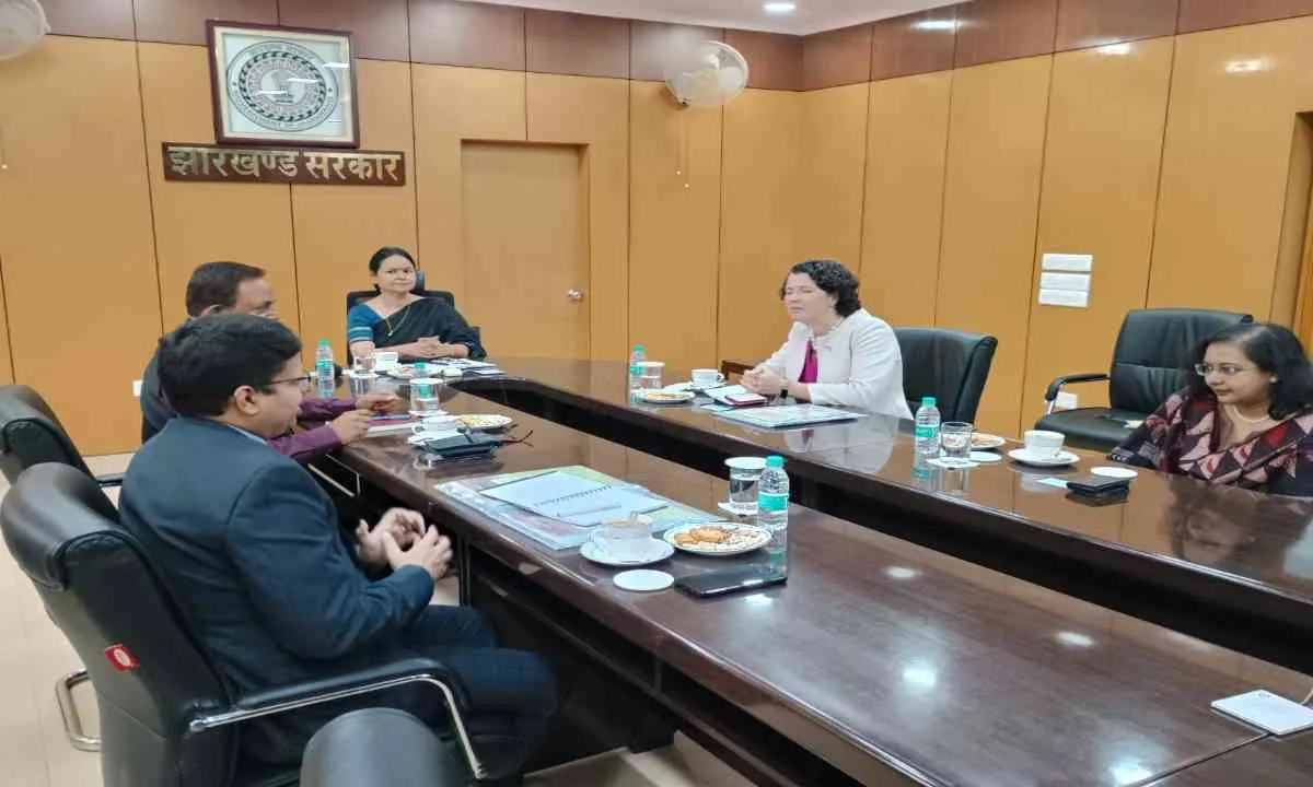 मुख्य सचिव से अमेरिकी काउंसलेट जेनरल की मुलाकात, झारखंड में निवेश और सहयोग पर हुई गहन चर्चा