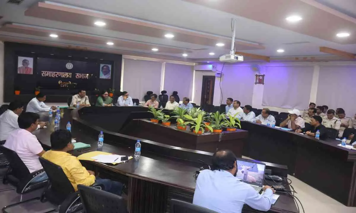 Simdega News: सख्त रणनीति, सटीक निगरानी: नारकोटिक्स नियंत्रण को लेकर उच्चस्तरीय बैठक