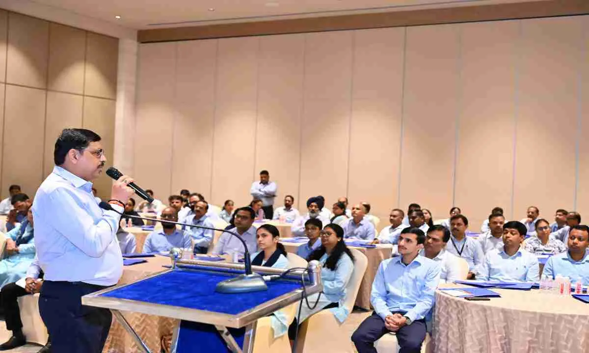 Ranchi News: CCL में एचआर पेशेवरों के लिए इंटरएक्टिव सत्र का सफल आयोजन, निदेशक हर्ष नाथ मिश्र ने रखे विचार
