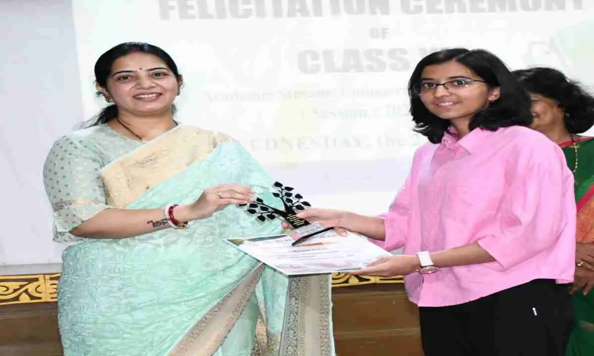 Ranchi News: DPS ने कक्षा 12वीं कॉमर्स और ह्यूमैनिटीज के मेधावी छात्रों को किया सम्मनित