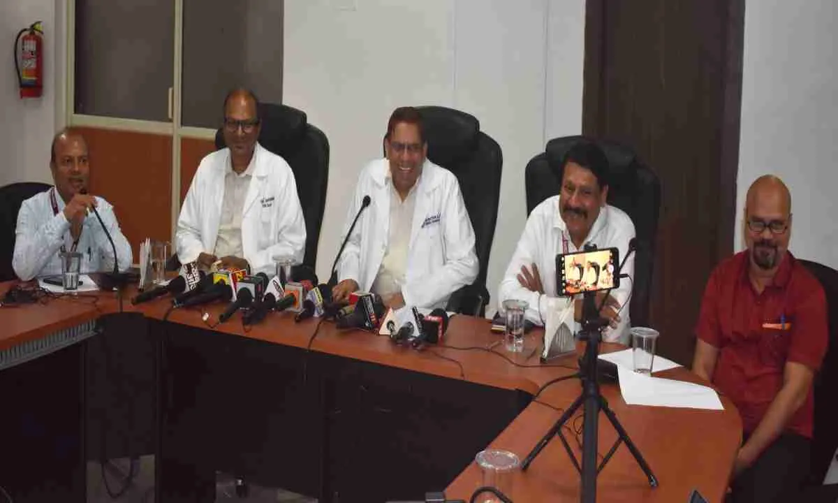 RIMS निदेशक ने संस्थान में हो रहे विकास कार्यों और सुविधाओं की दी जानकारी 