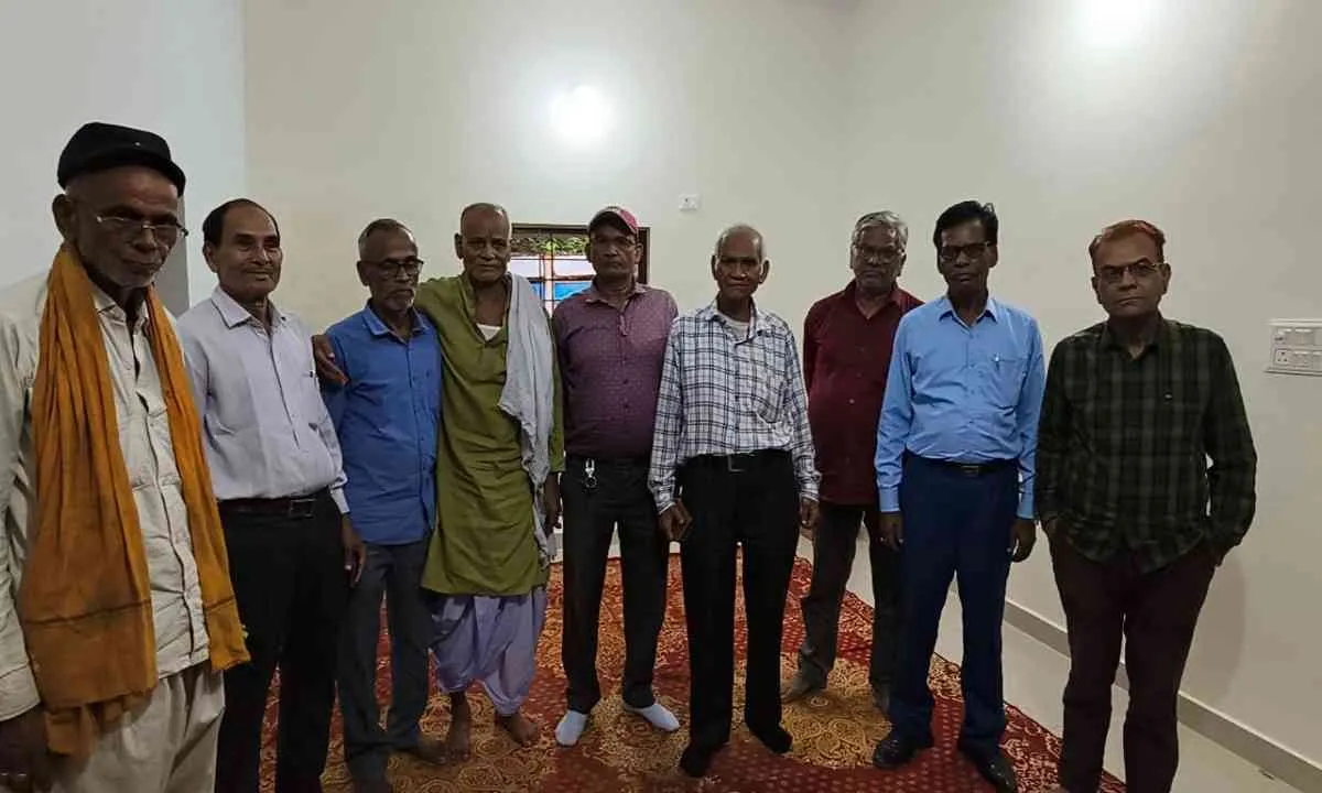 Hazaribagh News: झारखंड पेंशनर समाज की महत्वपूर्ण बैठक हजारीबाग प्रेस क्लब में हुई जिसमें नई समिति का हुआ गठन